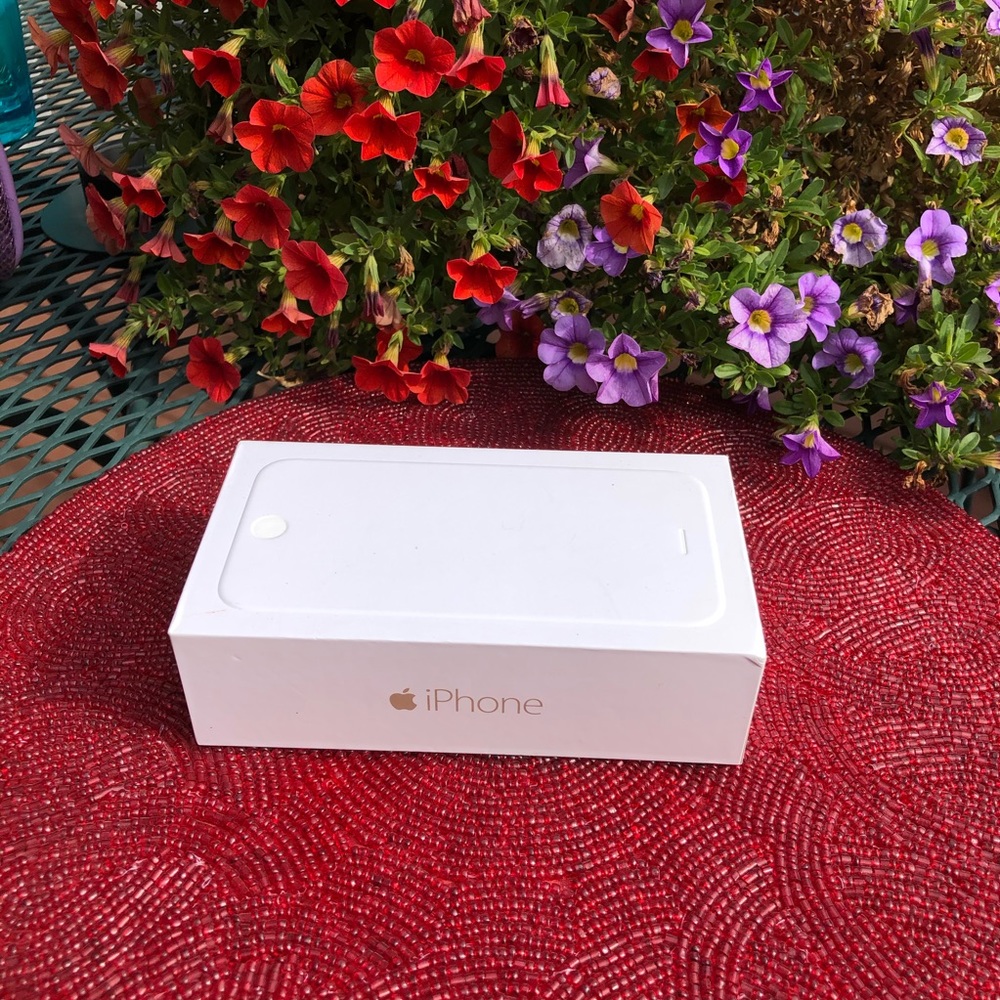 IPhone 6 Box - Picture 4 of 5